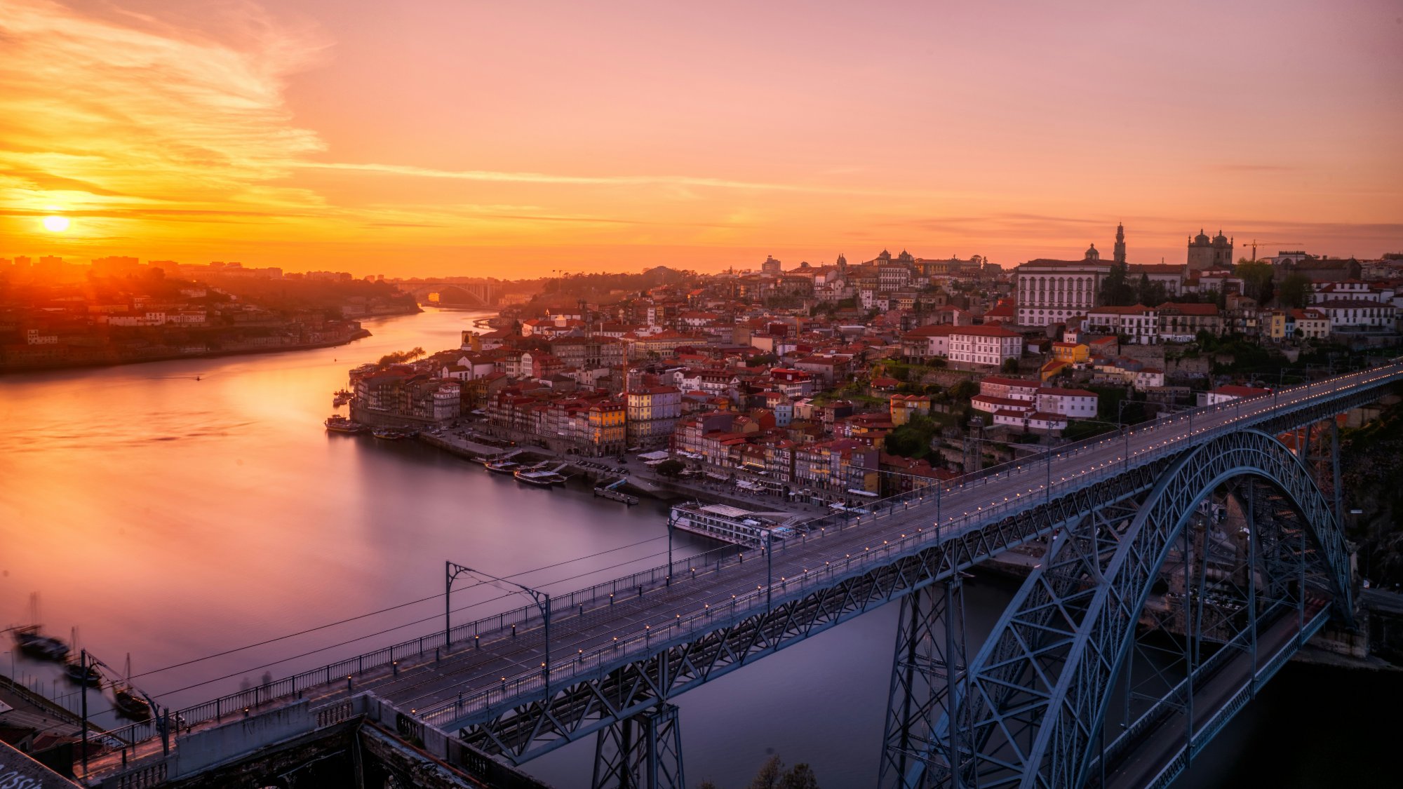 Porto at sunset — book a private driver from Lisbon to Porto with VIP Porto